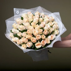 Розы шарман кремовые