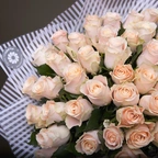 Розы шарман кремовые миниатюра 2