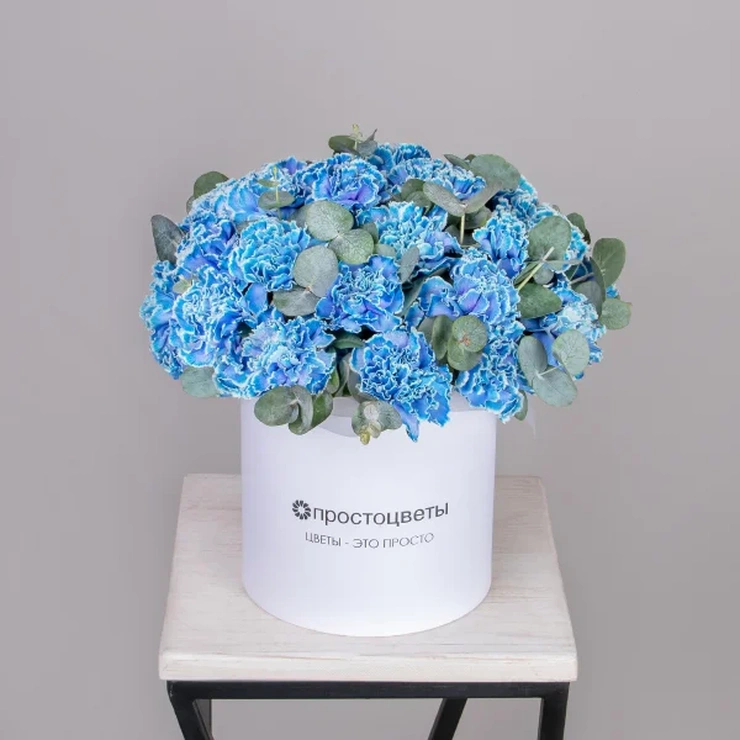 Шляпная коробка диантусы голубые фото 3